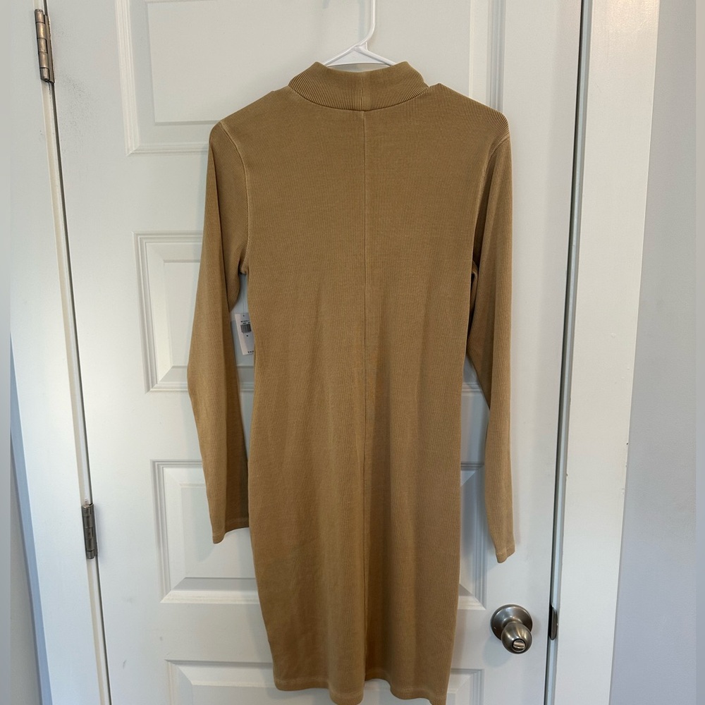 Fitted Ribbed Dress - Picture 3 of 3